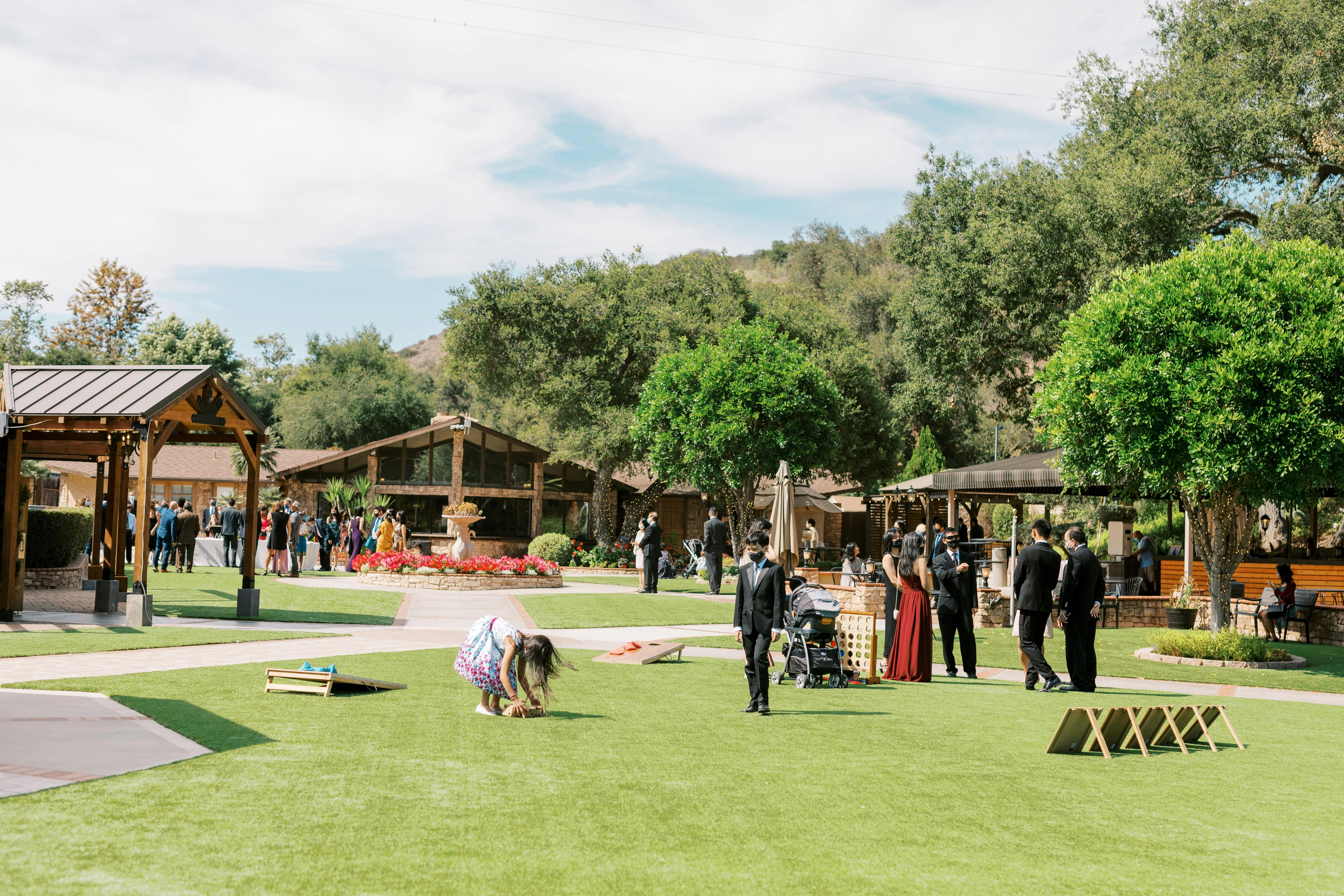 Cocktail Hour Bar & Lawn, Outdoor event space at Los Willows