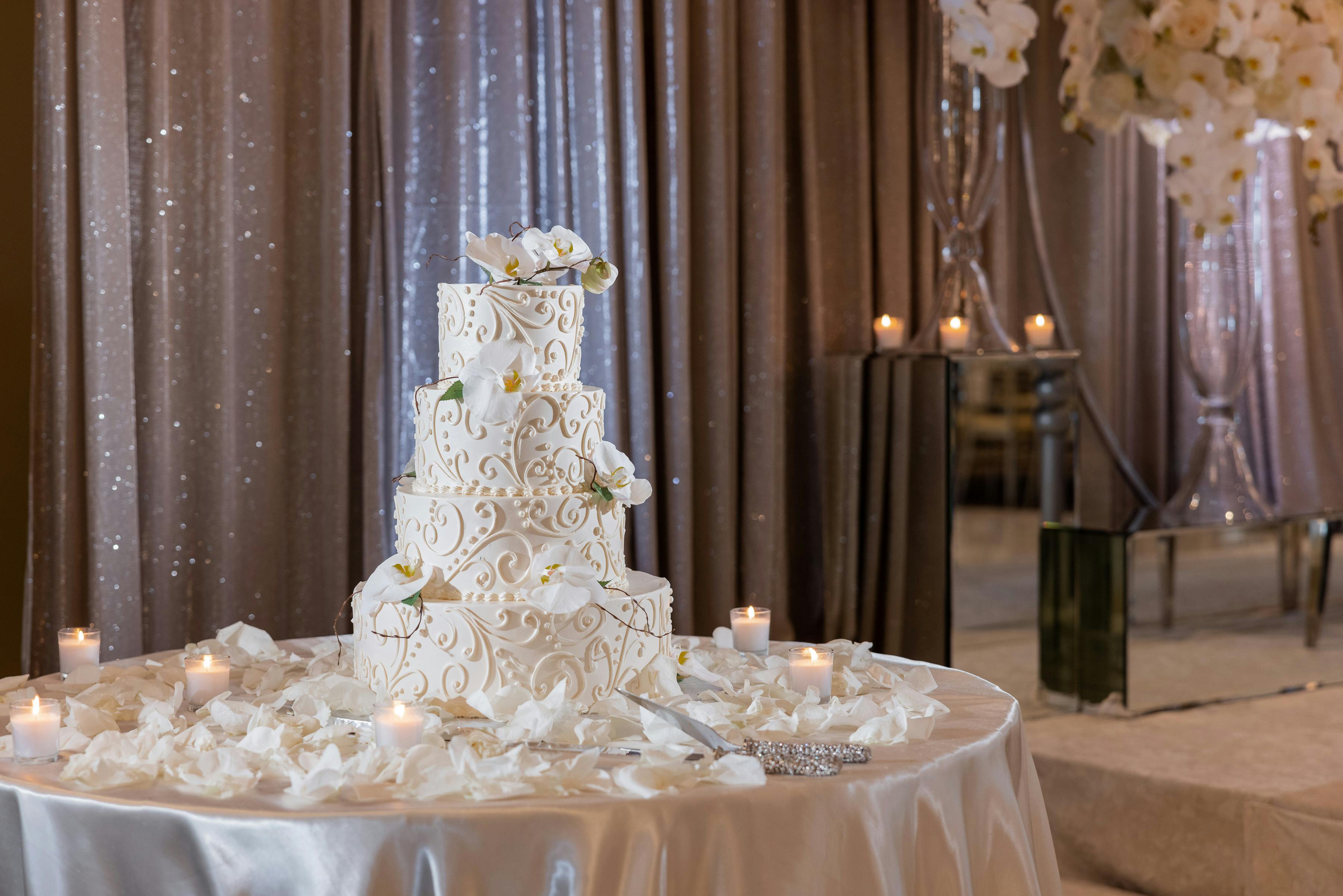 Wedding Cake Ideas posted by Siblana Events