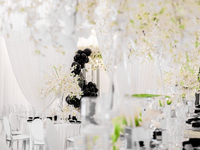 Featured photo from Luxe Balloon Design