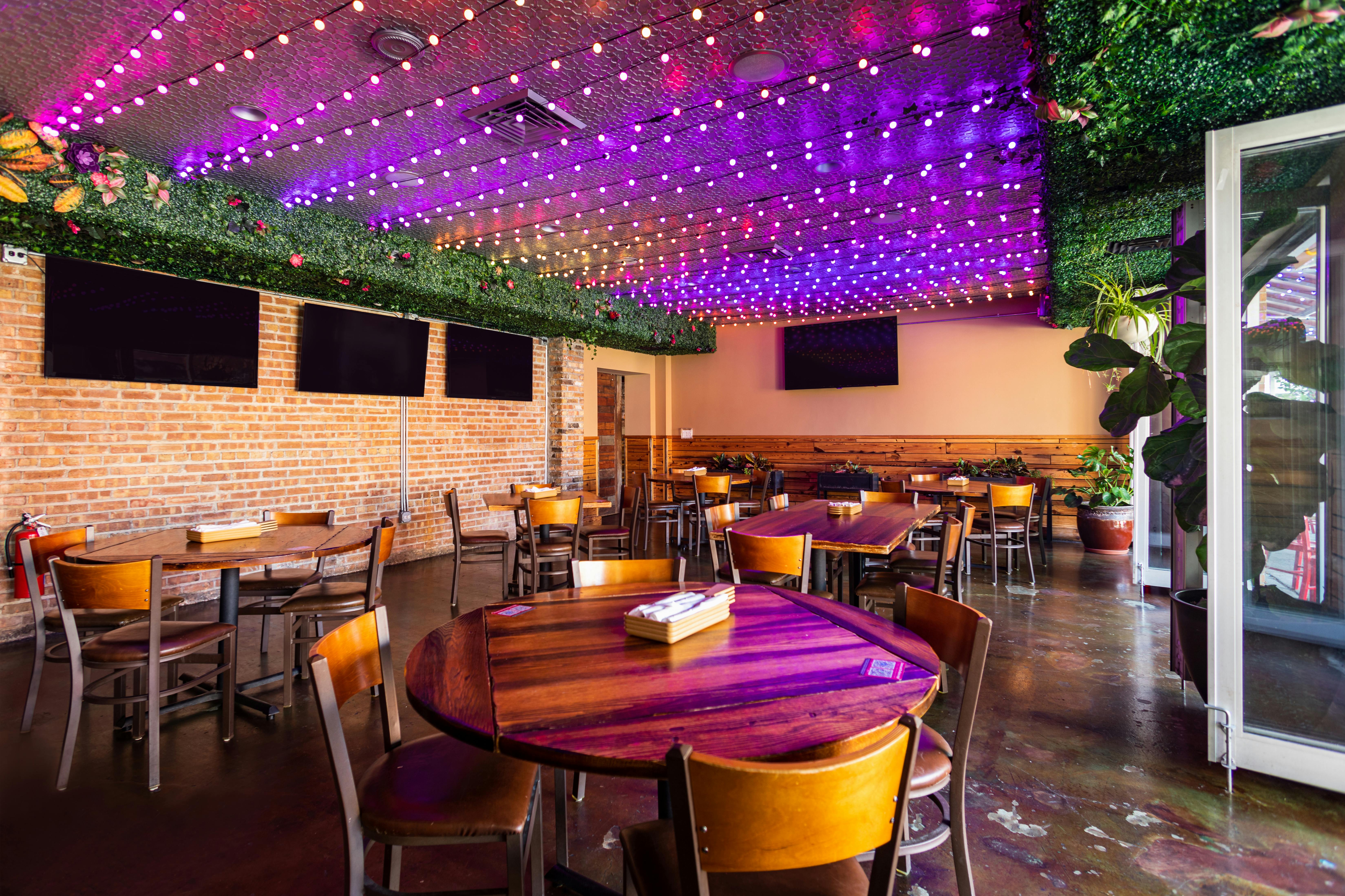 Roots West Town Private Dining Room, Restaurant event space at Roots Pizza West Town