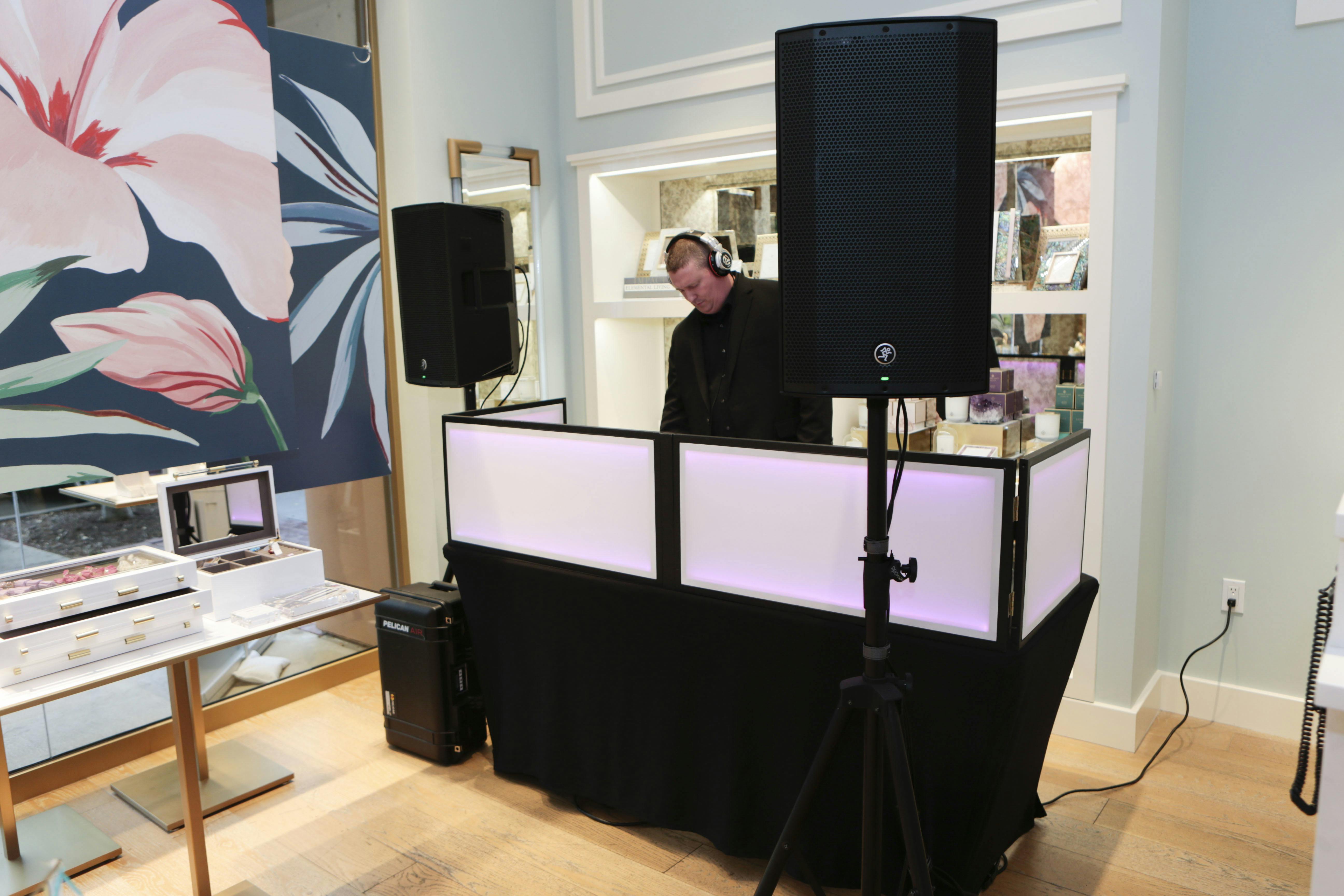 Featured photo from Kendra Scott