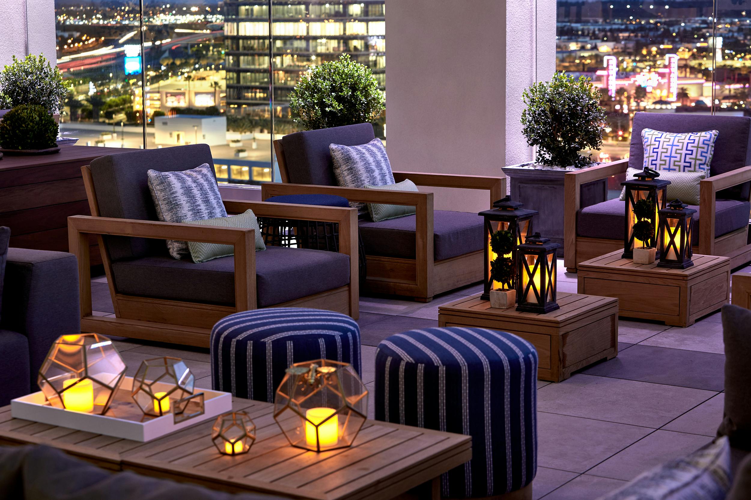 Hive & Honey Rooftop Bar photo 7