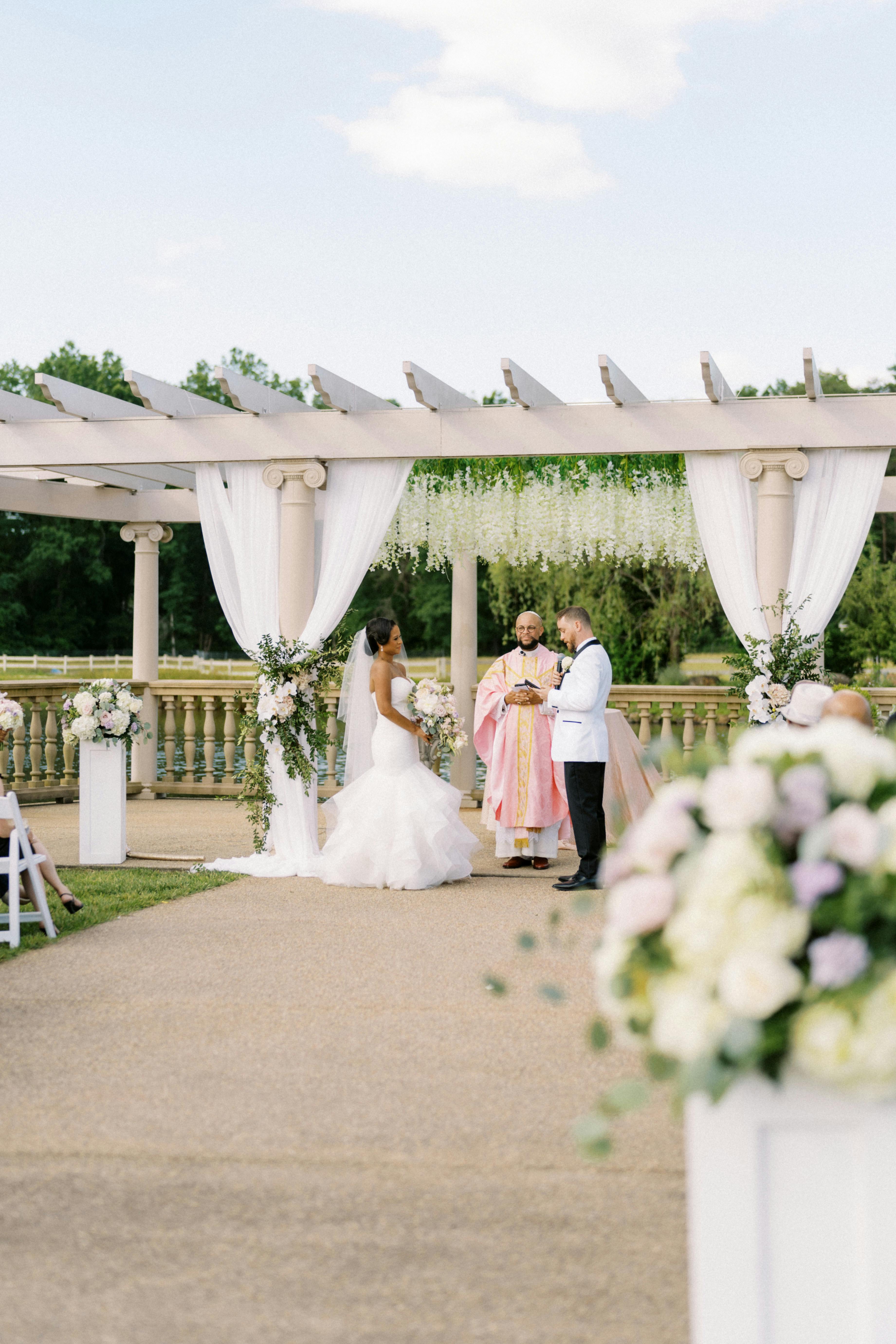 Wedding Aisle Ideas posted by BODAMAESTRA