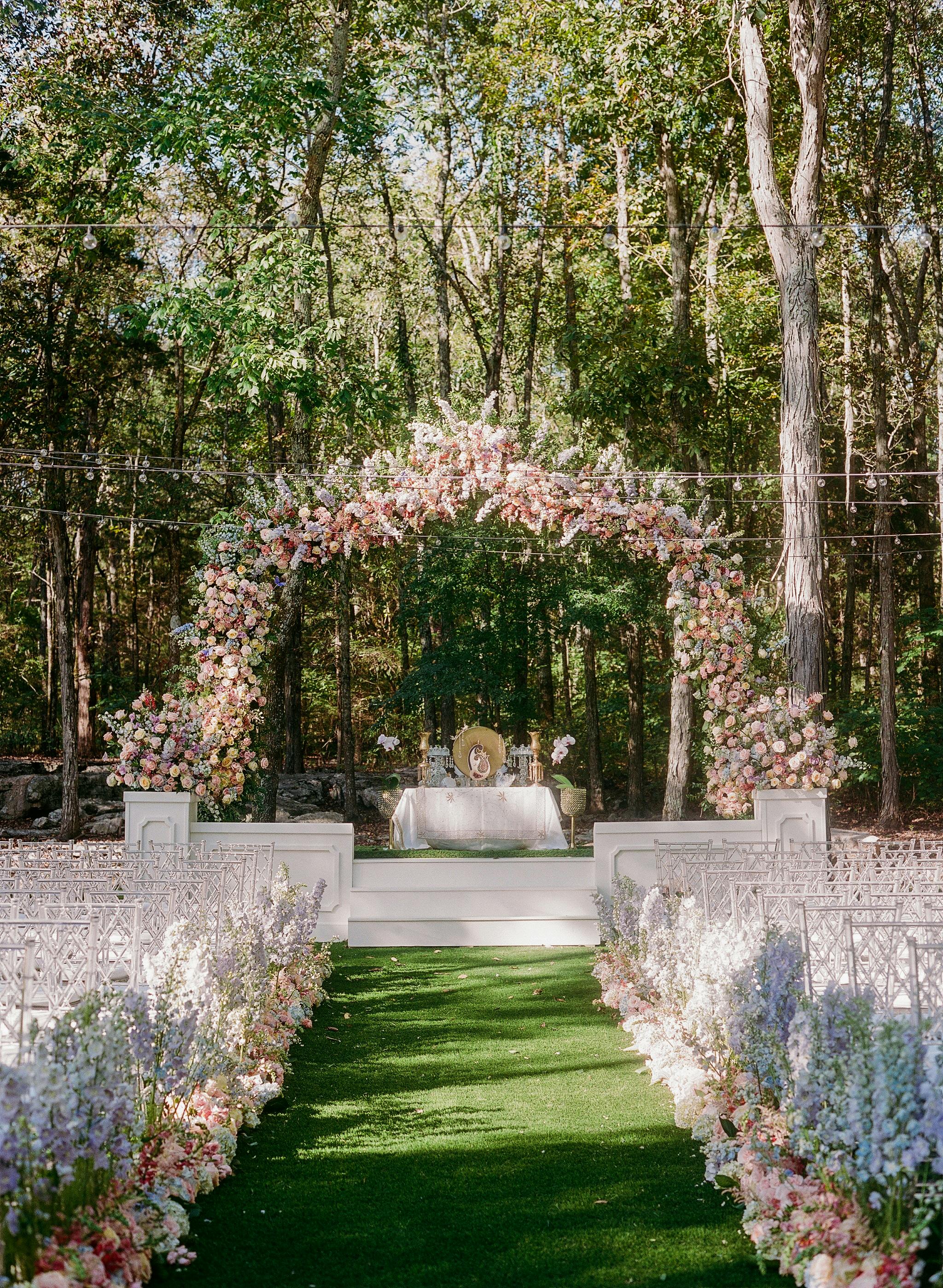 Featured photo from Pastel flowers and butterfly farm wedding in Murfreesboro, Tennesee