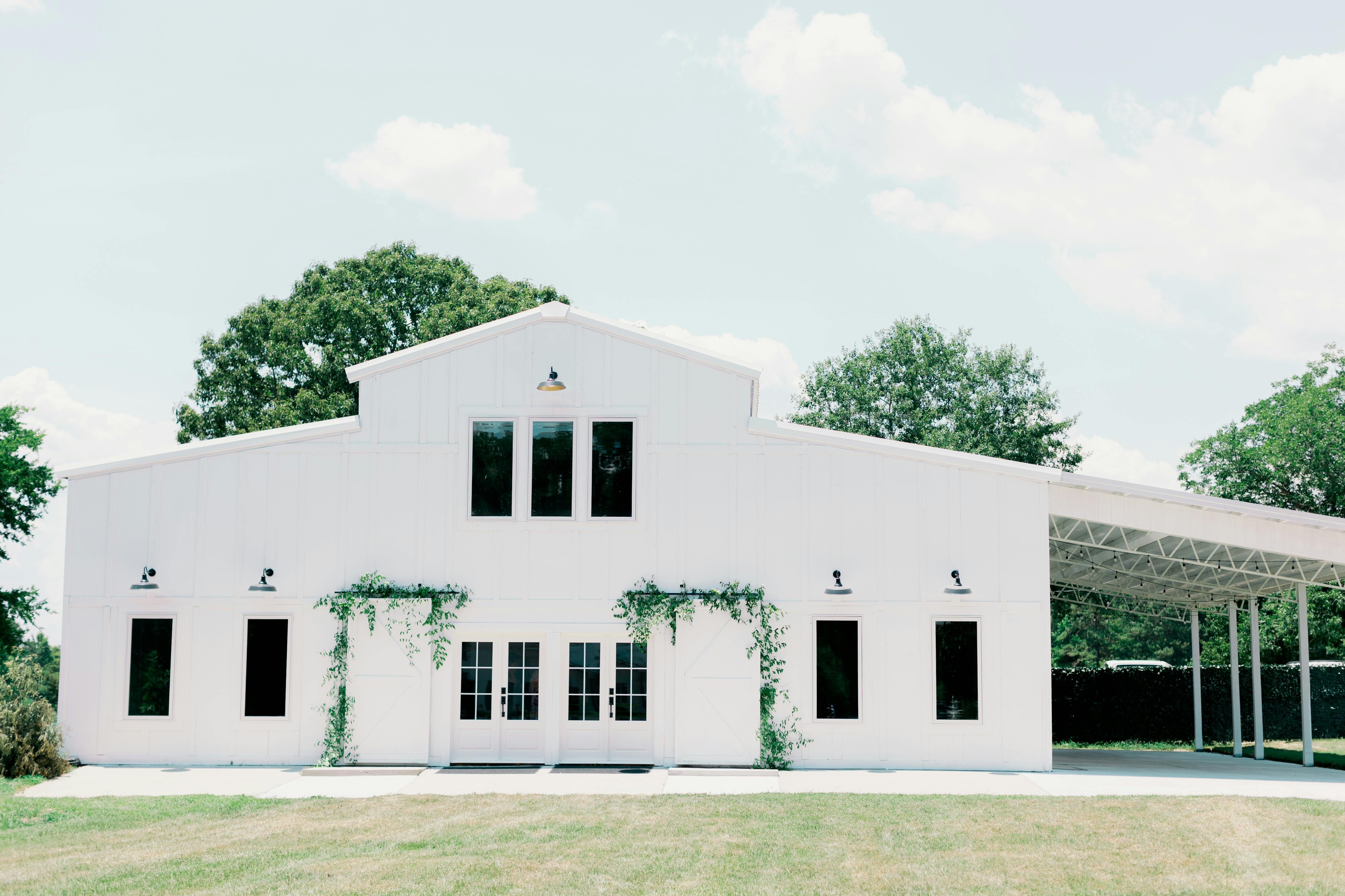 Floralfilled Wedding at Gracewood Manor in Augusta, Passera