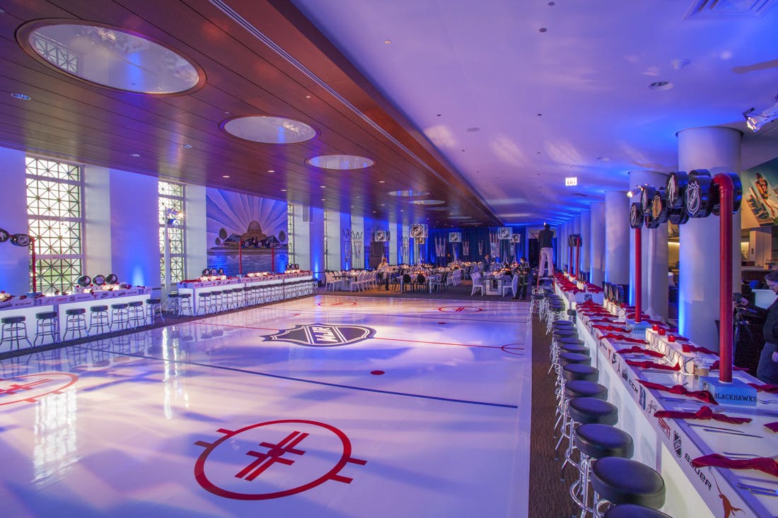 The United Club at Soldier Field is the perfect setting for your next  corporate outing or holiday party. Email our event team to learn…