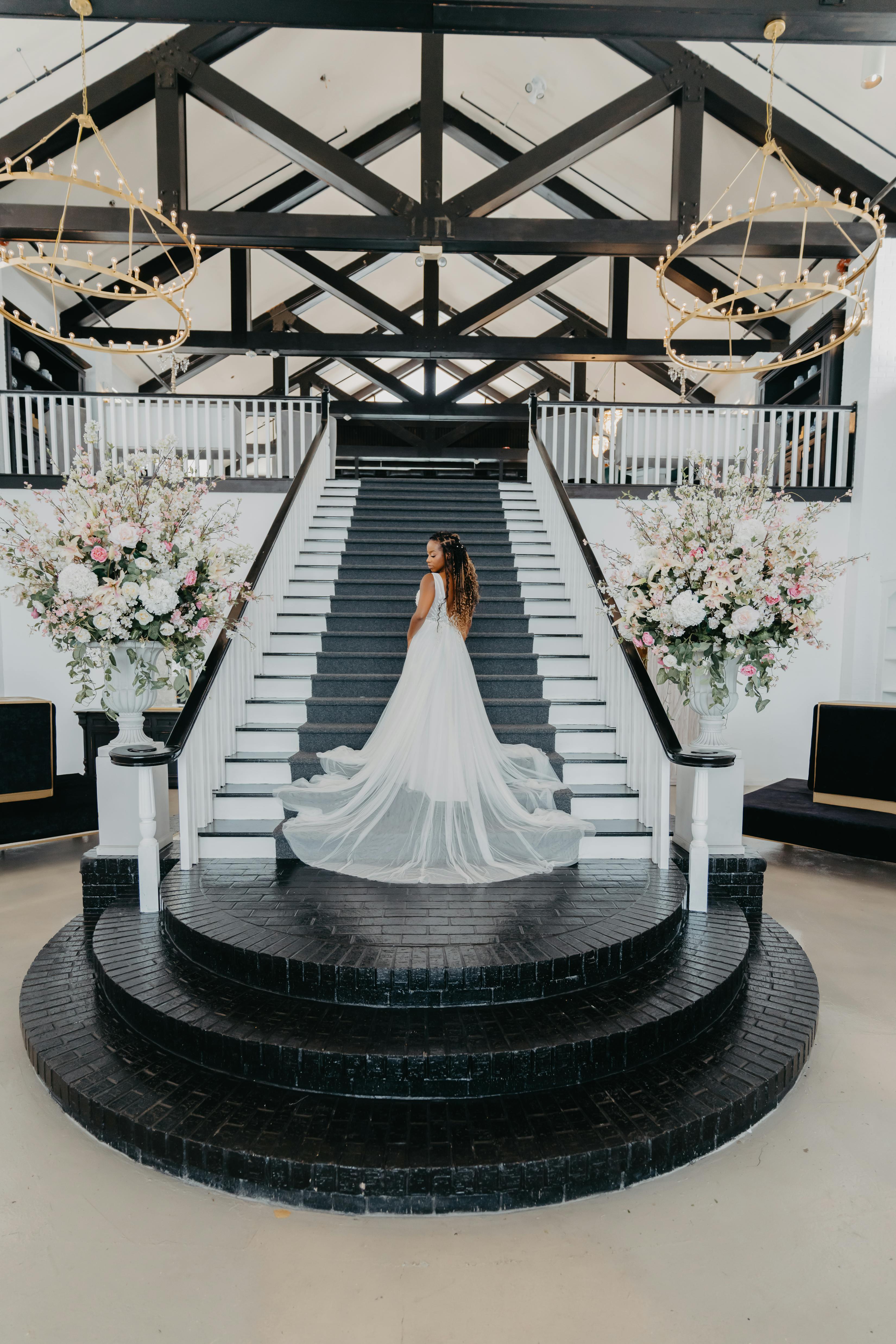 Glamorous Wedding at Charleston Lane in Willis, Texas Birra Weddings