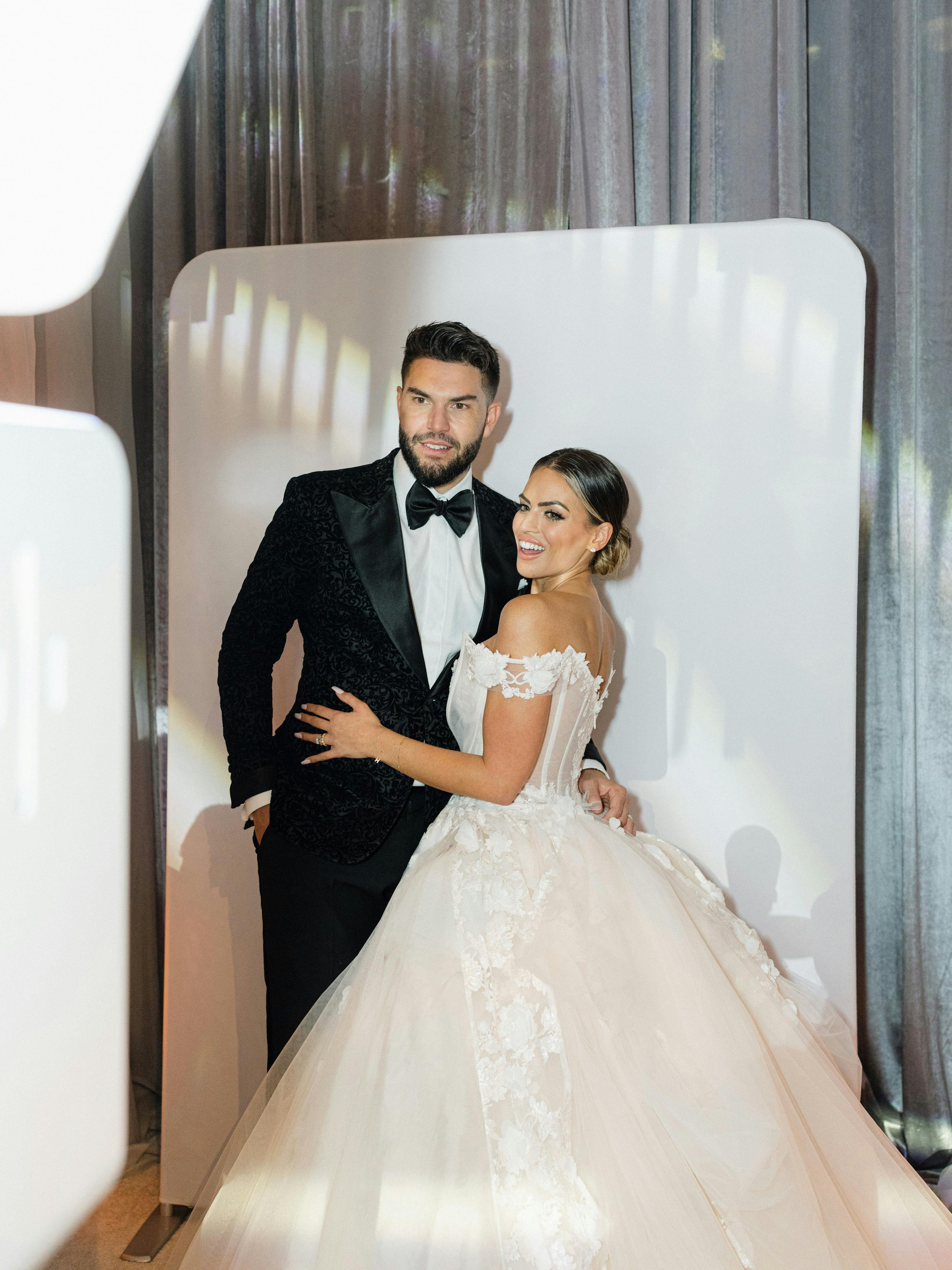 Boston Red Sox's Eric Hosmer and TV Personality Kacie McDonnell's New  Year's Eve Wedding, YSD Events