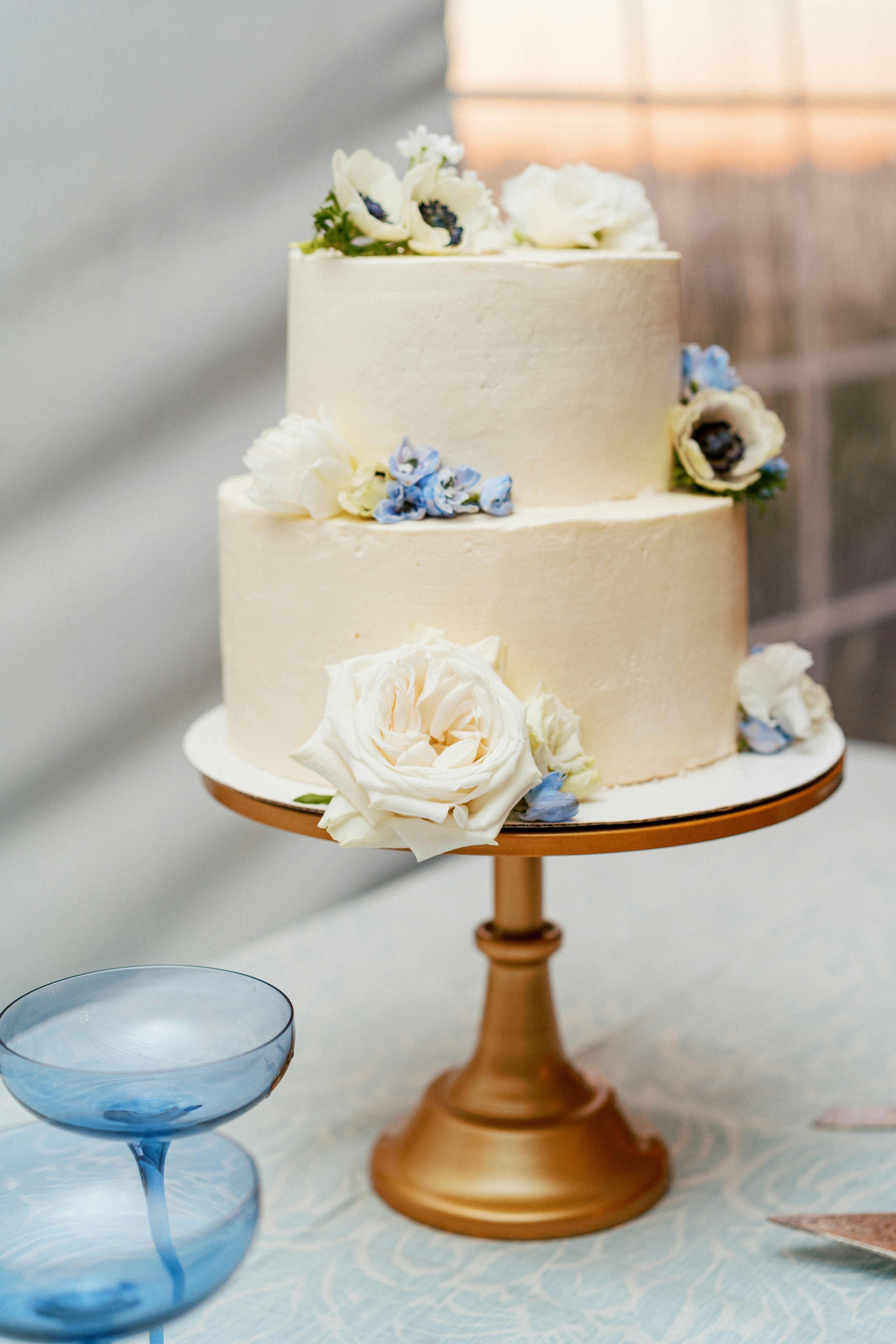 Wedding Cake Ideas posted by Rosemary & Rye