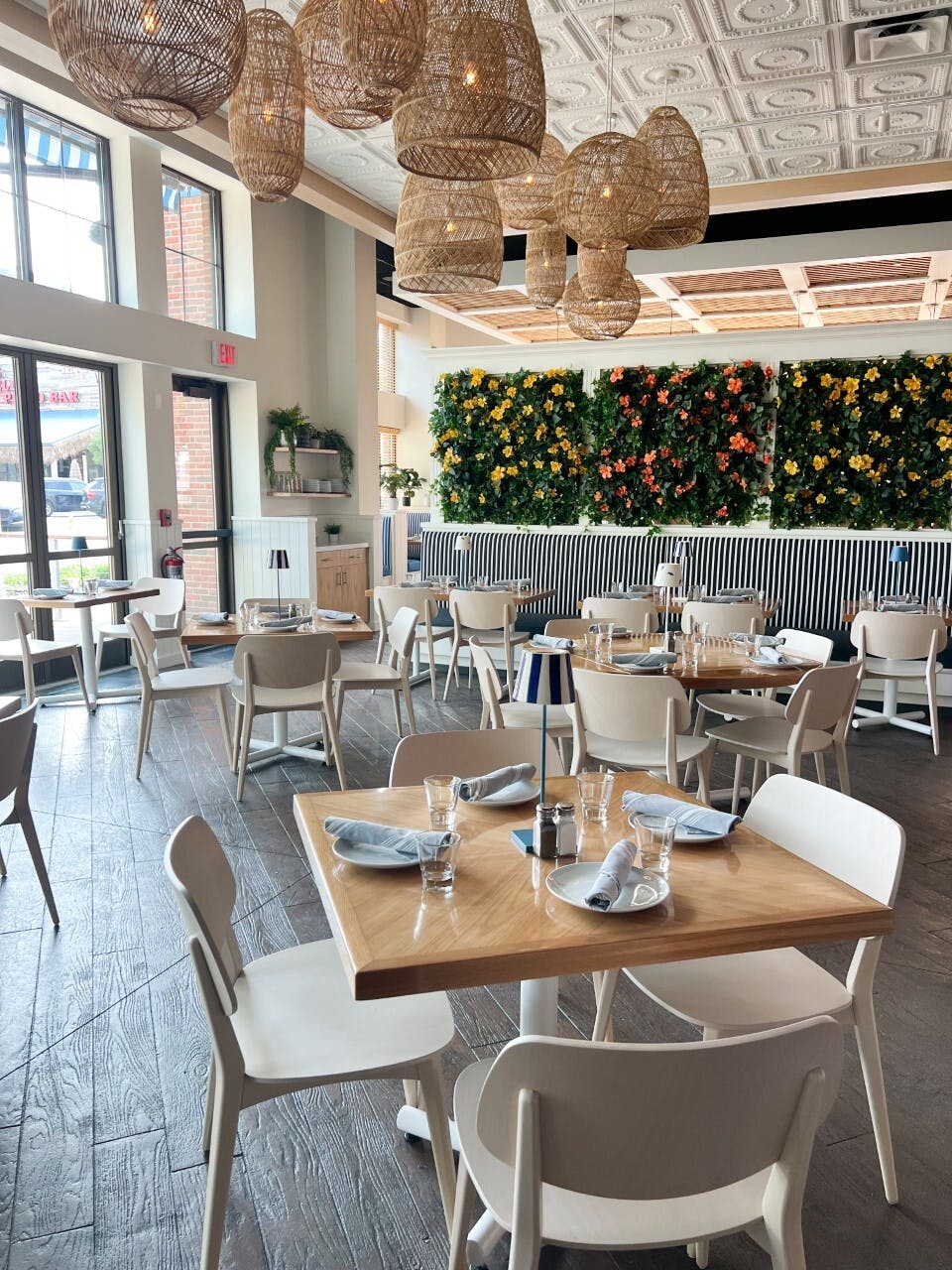 Island Creek, Restaurant event space at Saltwater Coastal Grill