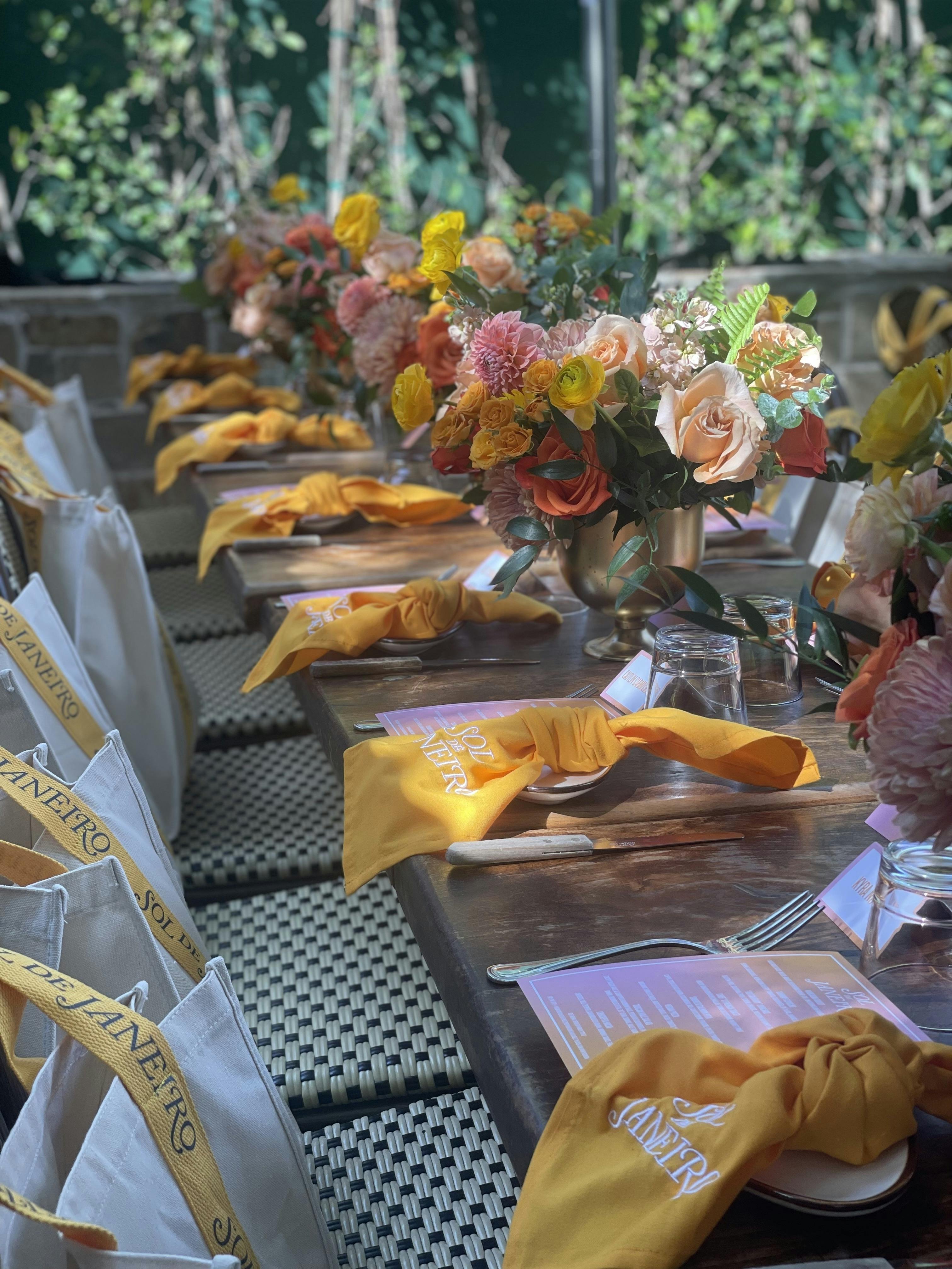 Featured Centerpieces & Tablescapes photo