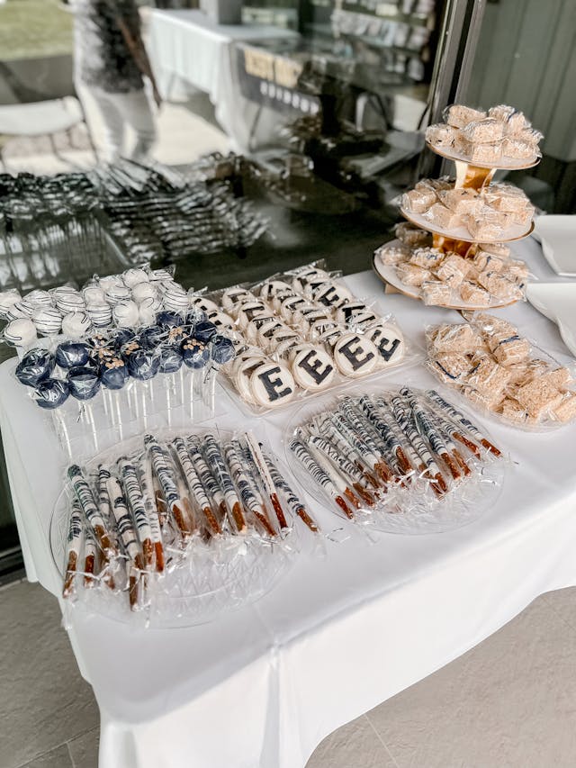 Featured photo from Dessert Tables