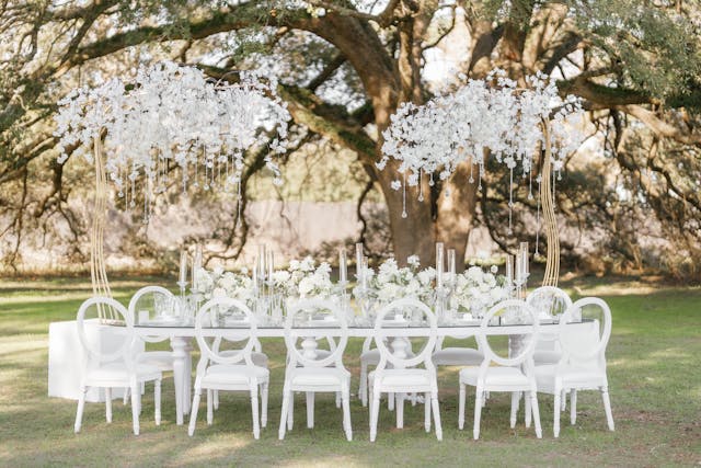 Featured photo from Monochrome Lovers Styled Shoot at Sandlewood Manor