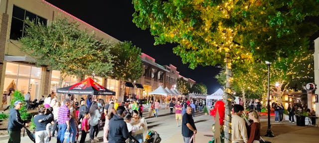 Featured photo from Enchanting Yuletide Delight: Houston Tents & Events Brings Festive Magic to This Tree Lighting Ceremony