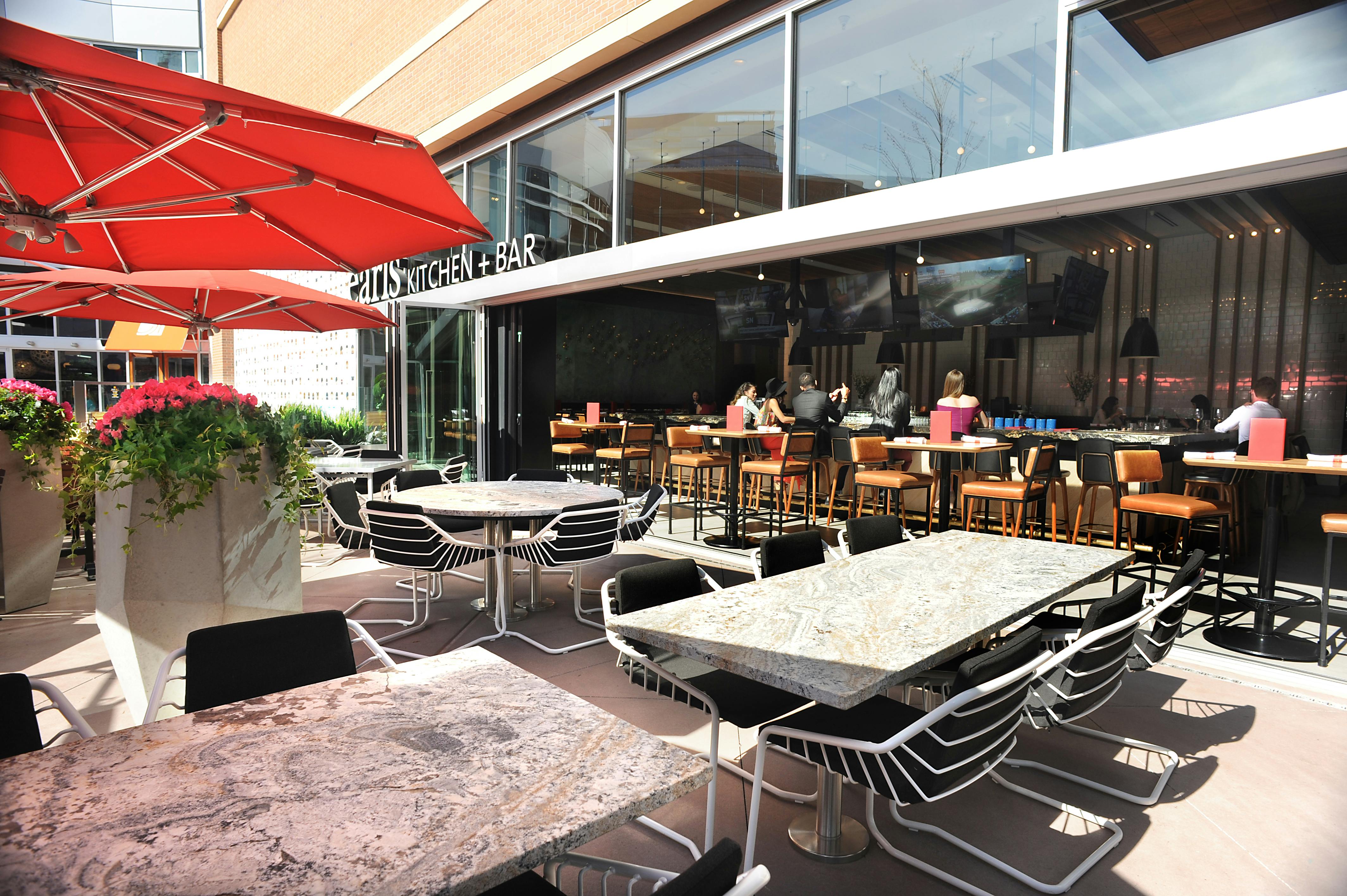 Outdoor Patio | Earls Kitchen + Bar | PartySlate