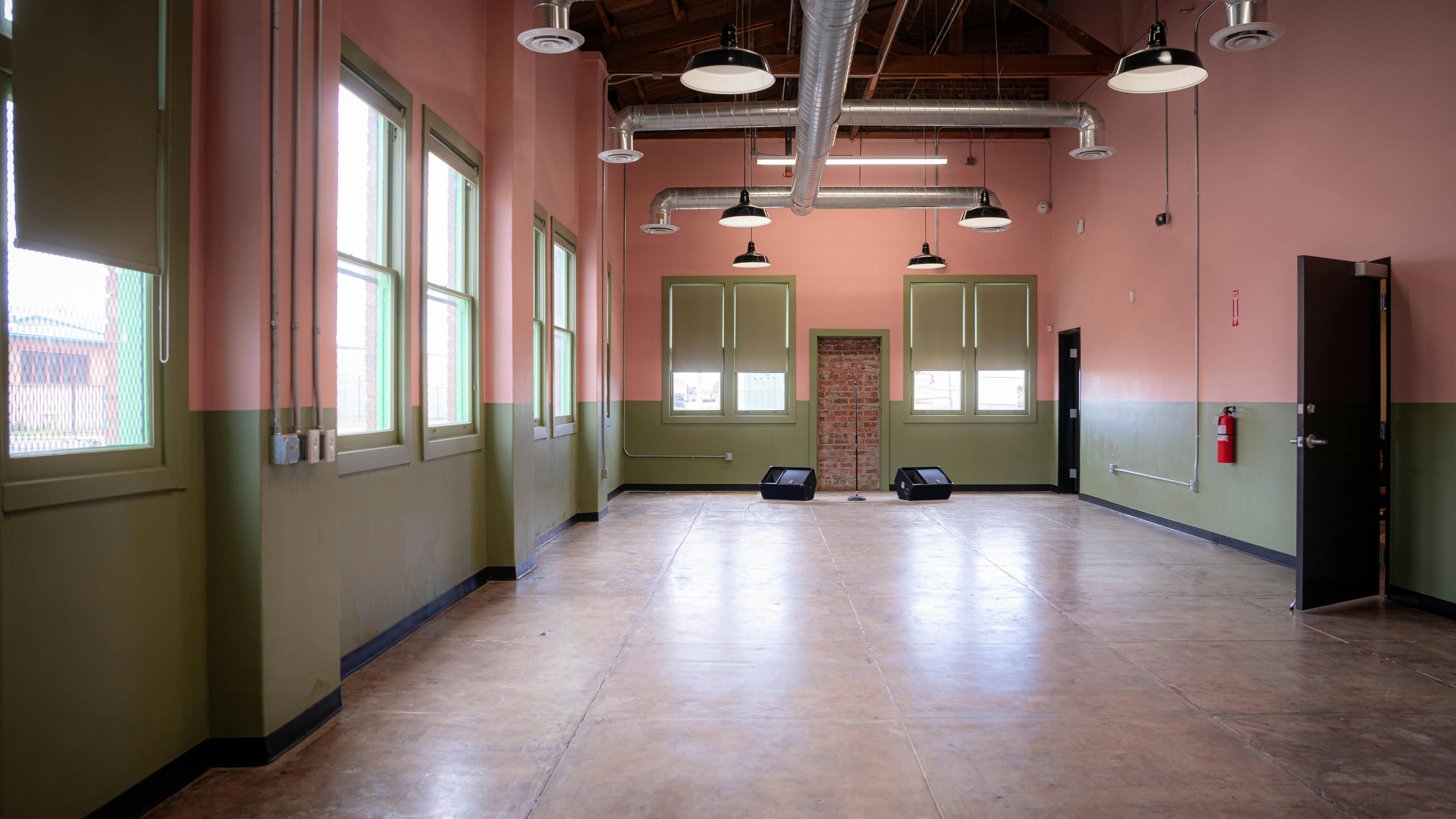 Featured photo from Hello Lincoln - The Small Room