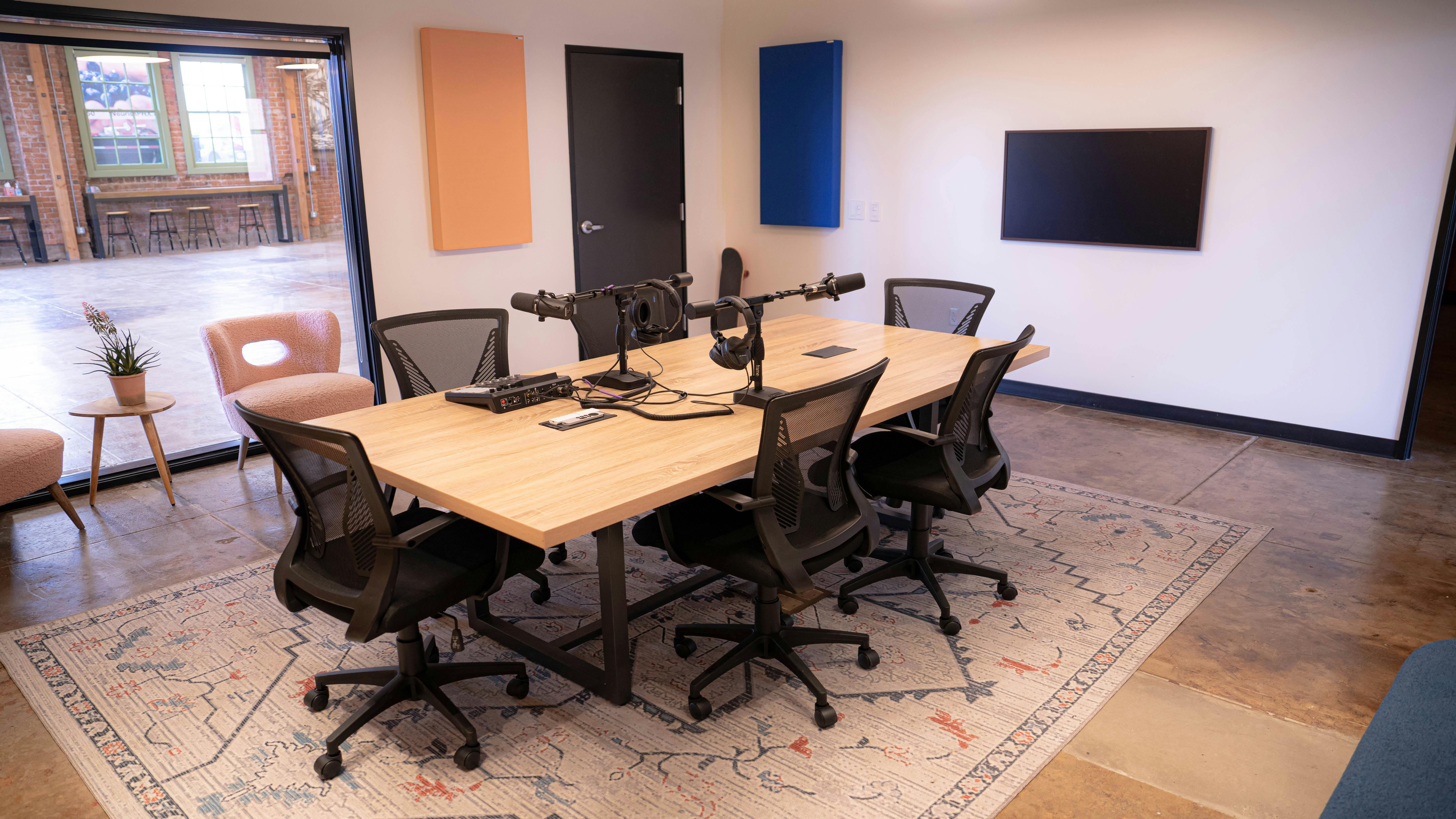 Featured photo from Hello Lincoln - Podcast / Conference Room