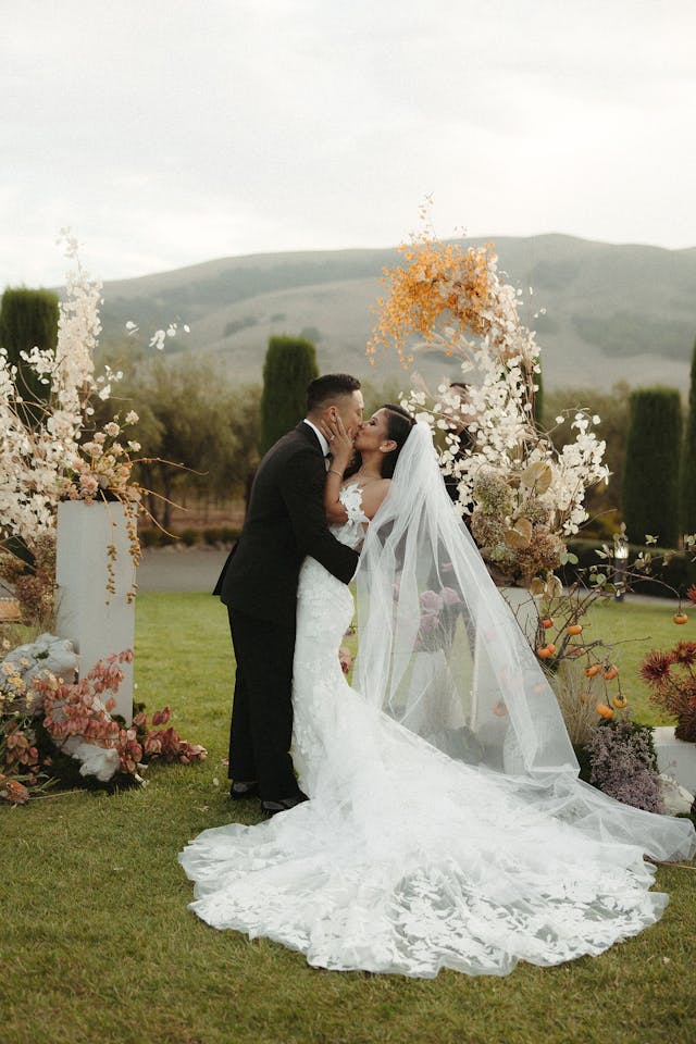 Featured photo from Modern Boho Fall Wedding with Stunning Florals at Viansa Winery in Sonoma, California