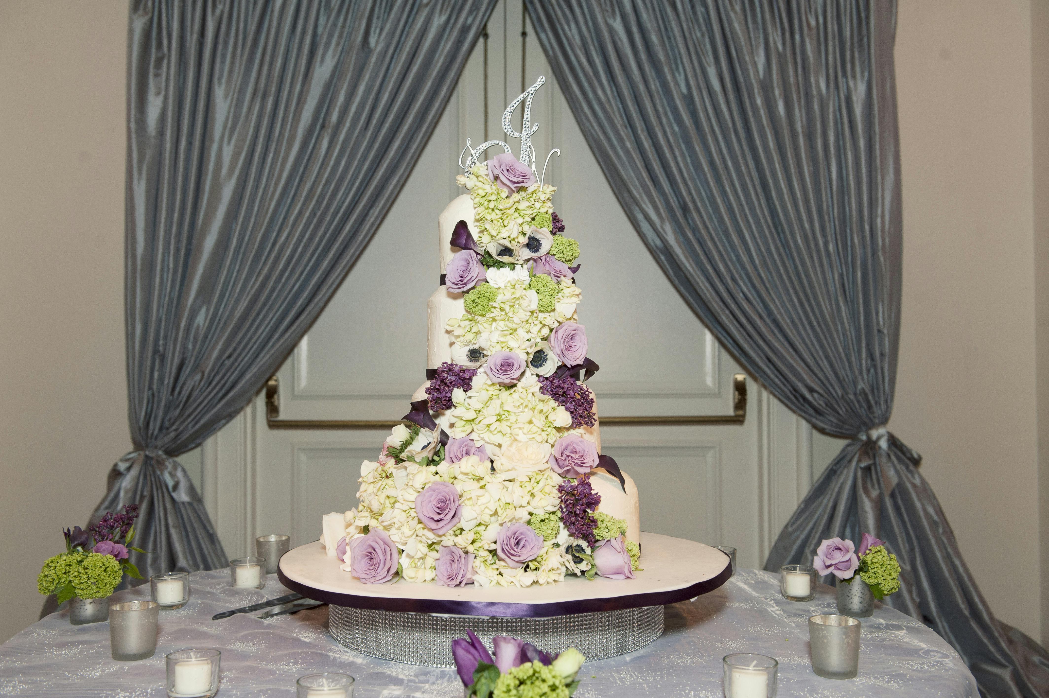 Wedding Cake Ideas posted by Amazáe Events Inc
