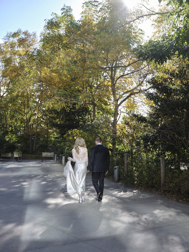Featured photo from This Modern Wedding at Brooklyn Museum Was a Dream Come True