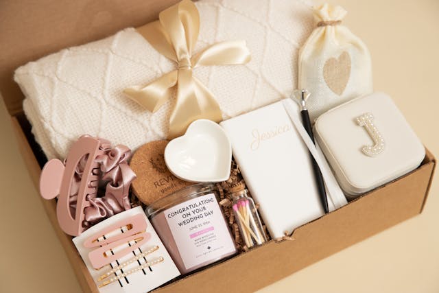 Featured photo from Gift Boxes