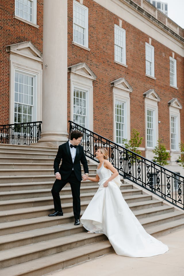 Featured photo from Chicago History Museum Spring Wedding