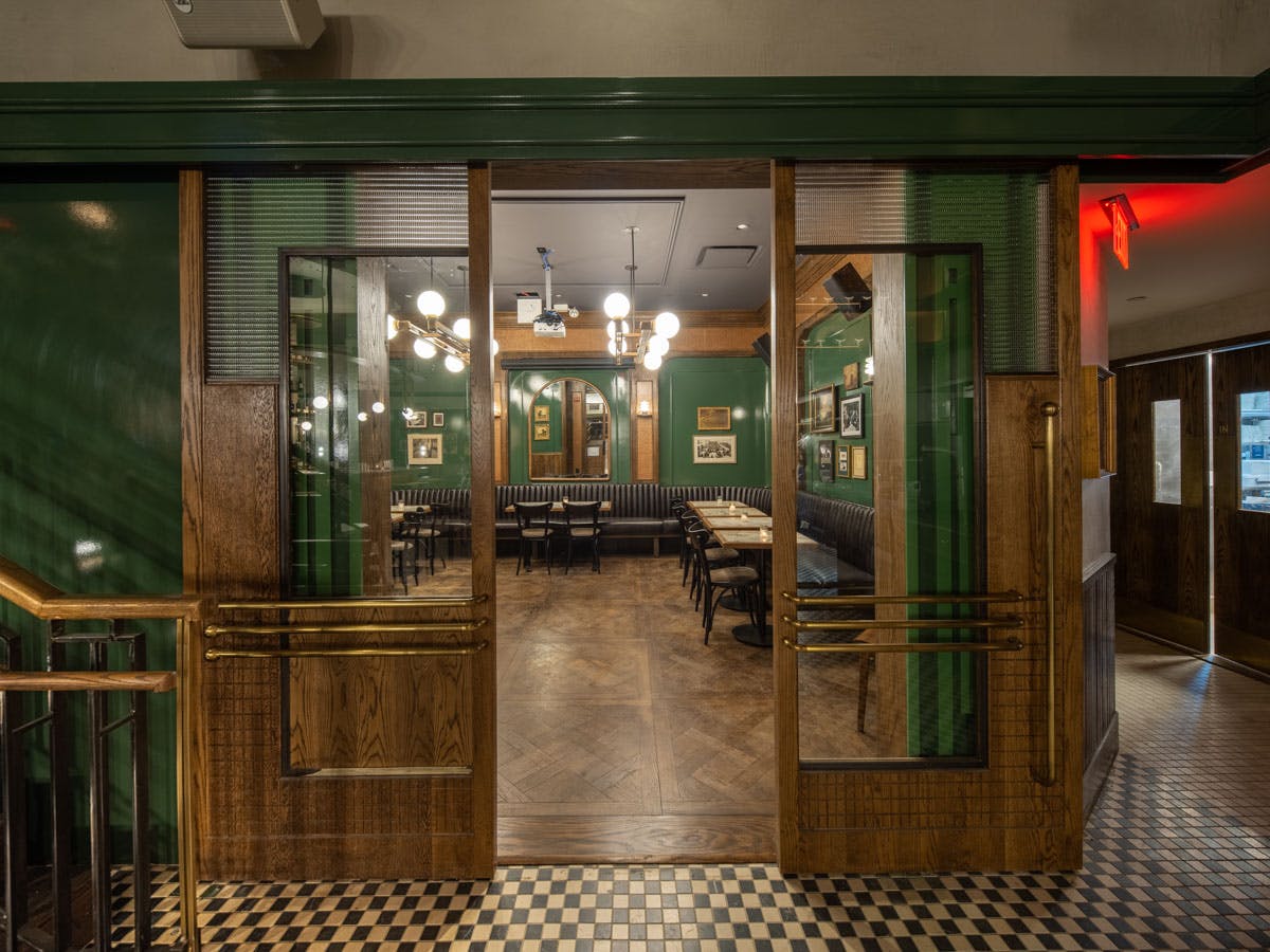 East Room, Restaurant event space at Albert's Bar