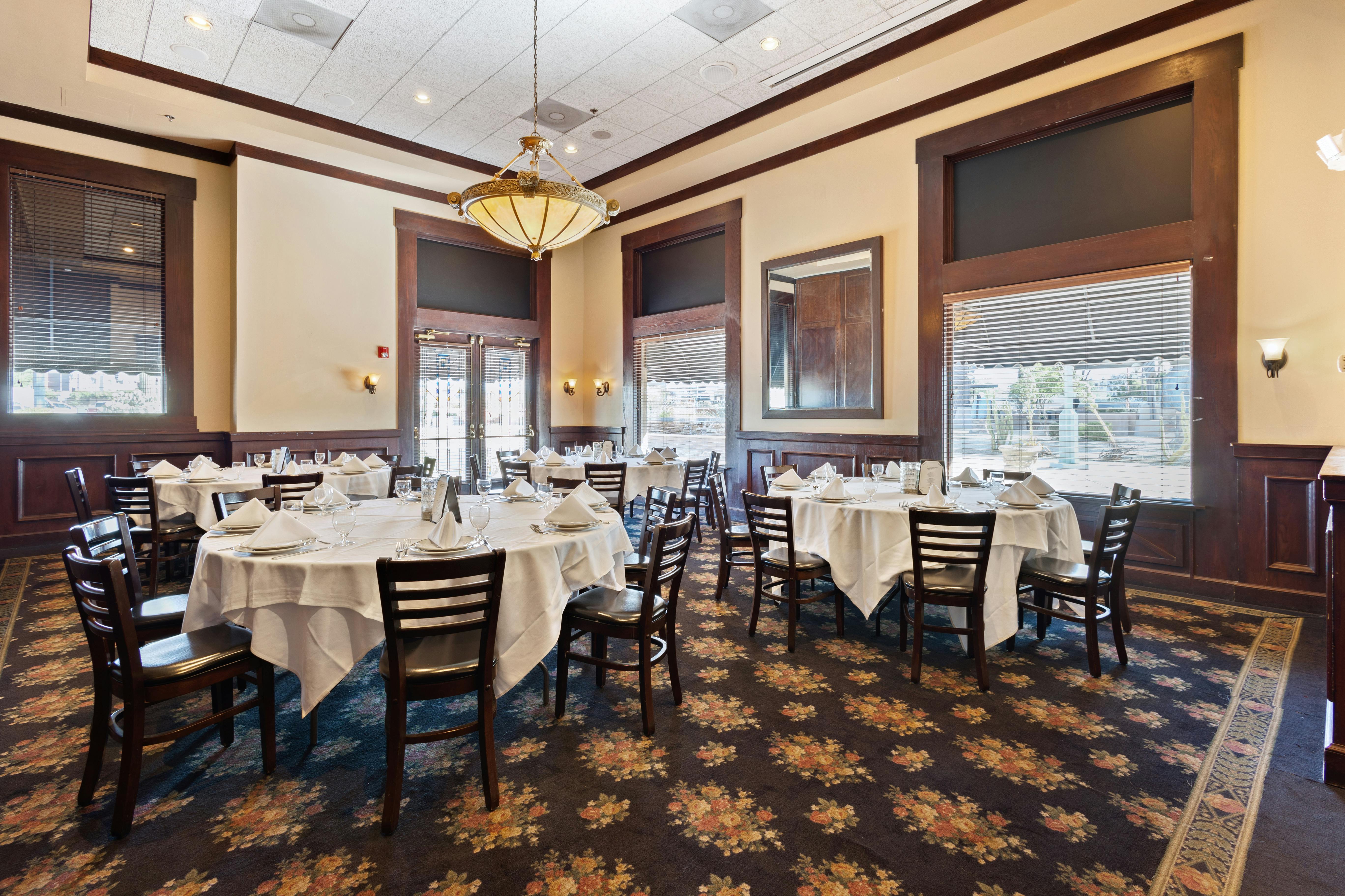 Venetian Room, an event space at Maggiano’s Little Italy Scottsdale at The Promenade