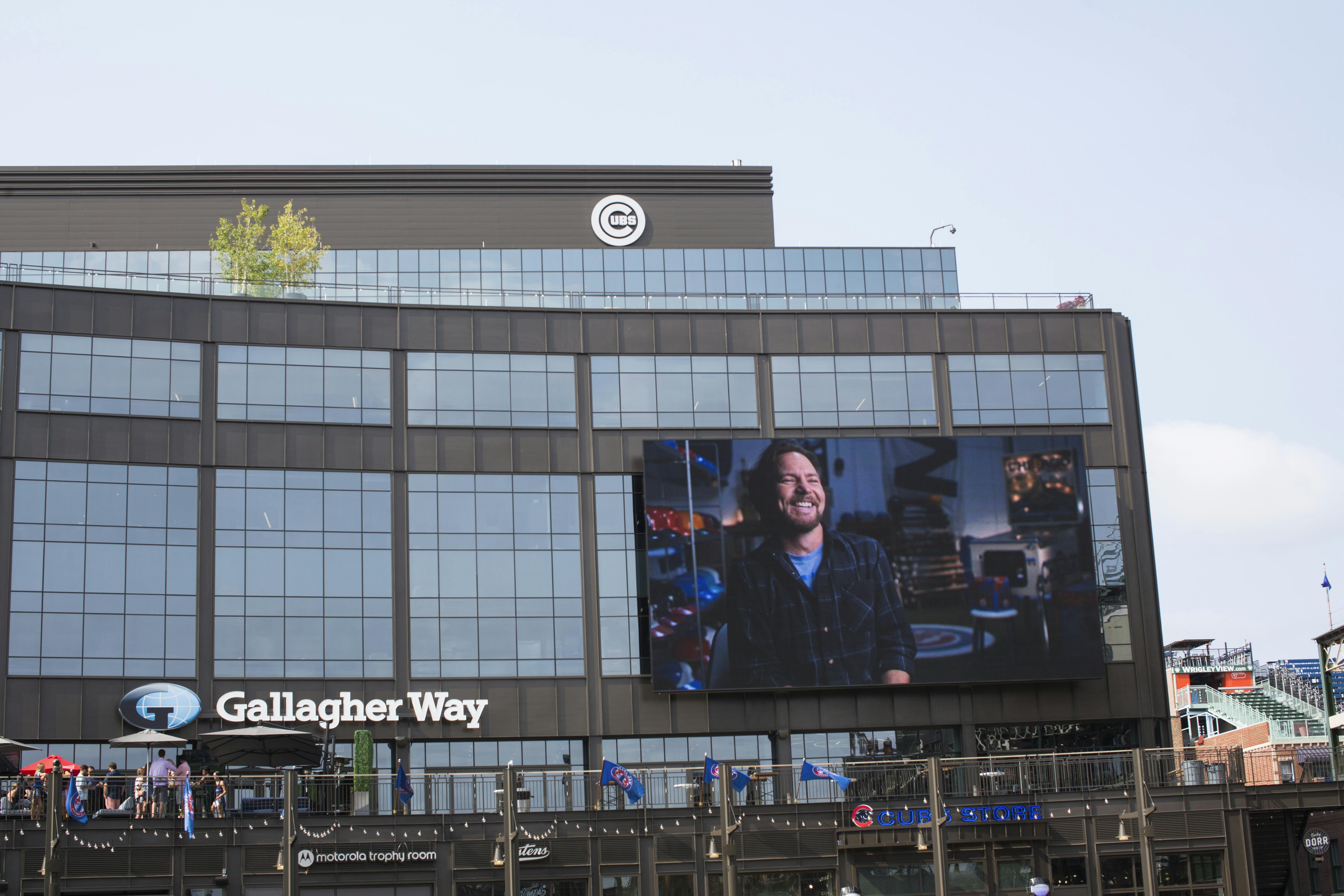 Gallagher Way Chicago on X: The Motorola Trophy Room is back