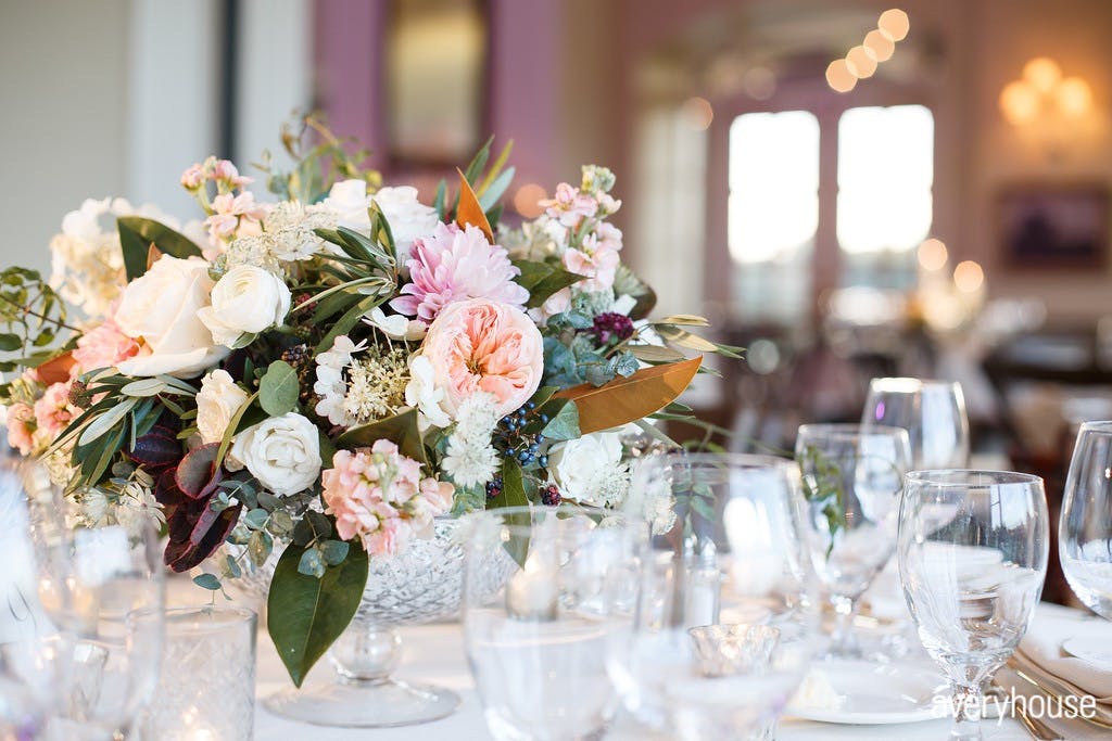 Life In Bloom Hinsdale Golf Club Wedding Partyslate Photo Hosted By Partyslate