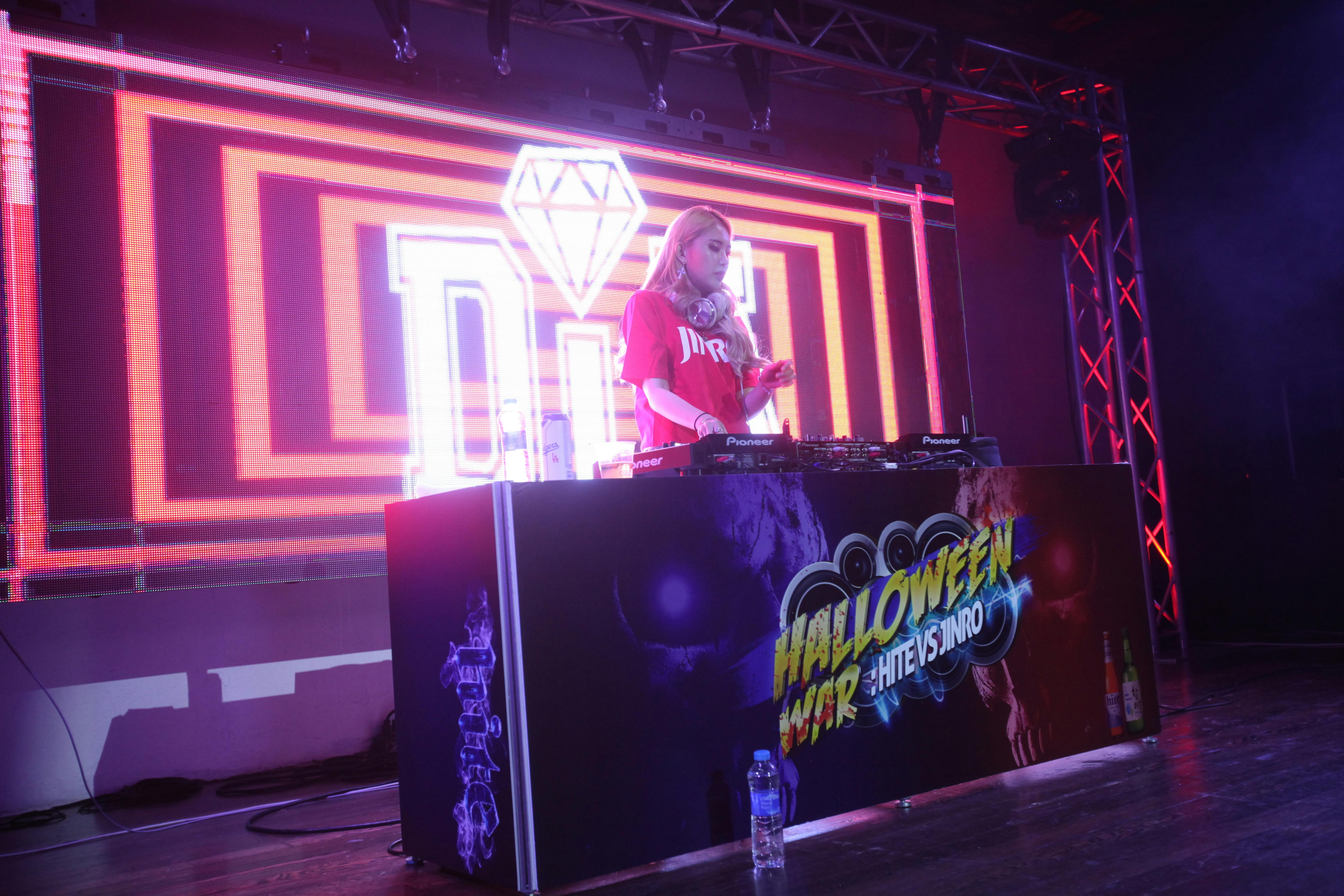Corporate Event Stage Ideas posted by Candela La Brea