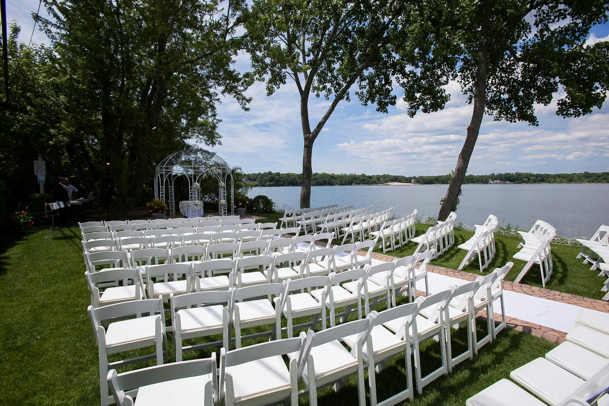 Waterfront Patio, Outdoor event space at Windows on the Lake