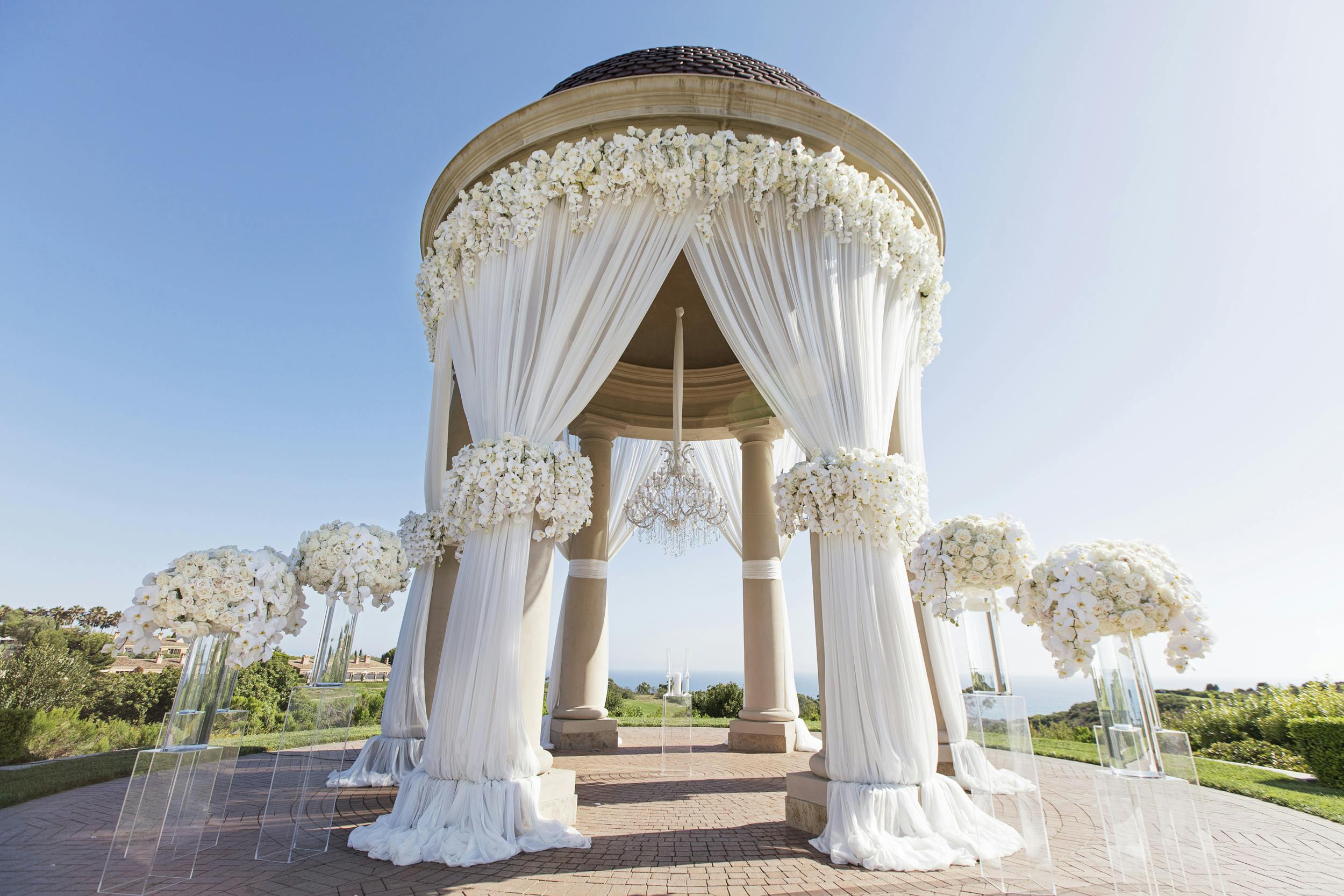 Breathtaking Outdoor Wedding At The Resort At Pelican Hill In Newport ...