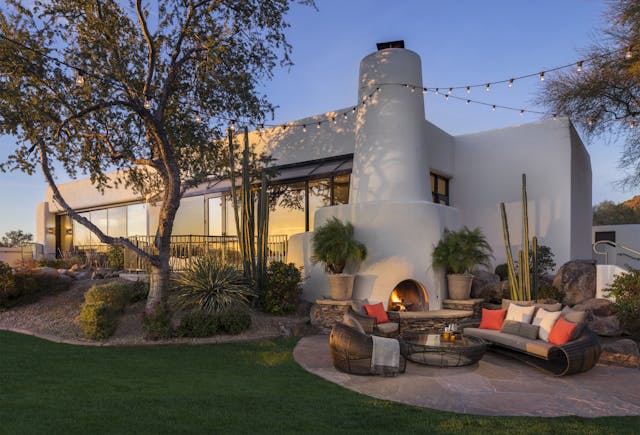 Featured photo from Sonoran View Room