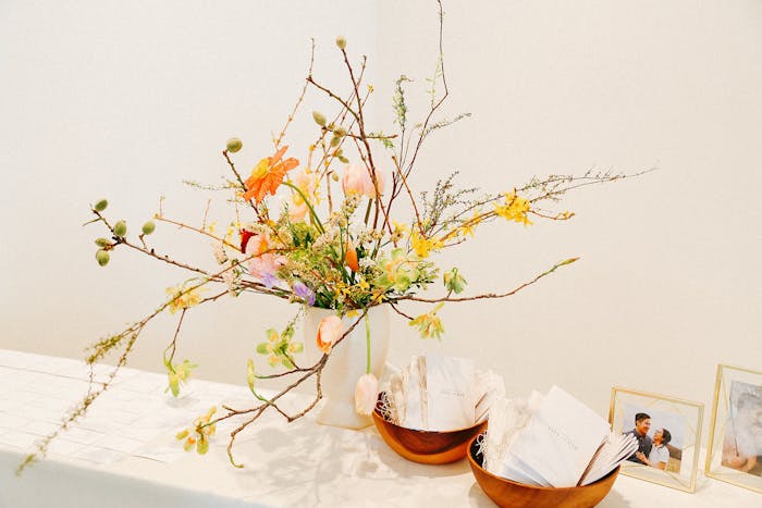 Decor Roundup: The Best Ikebana Vases For a Minimal Floral Arrangement -  Casa Refined