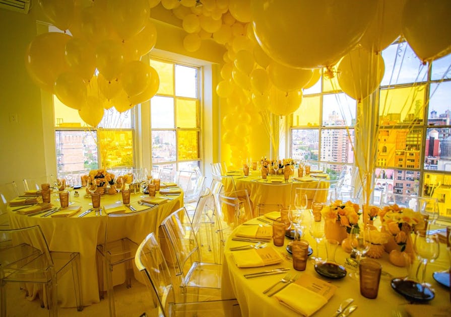 Reinvent the [Color] Wheel with These Monochromatic Party Themes ...