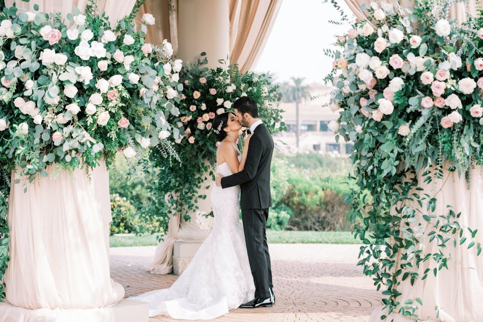 16 Stunning Garden Wedding Ideas Rooted in Romance - PartySlate